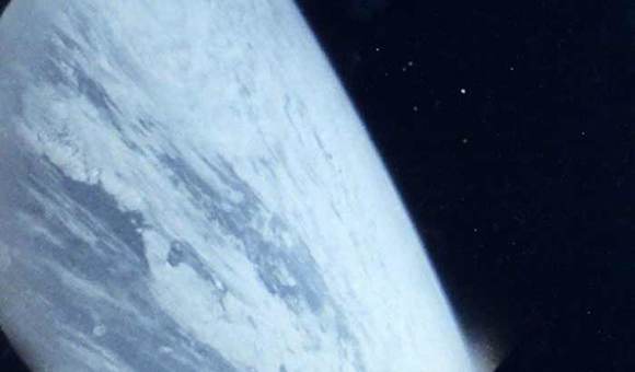 Снимки из космоса Германа Титова представили на Алтае в честь 55-летия его полета