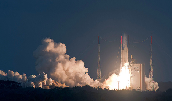 Индийский спутник связи GSAT-18 успешно запущен с космодрома Куру 