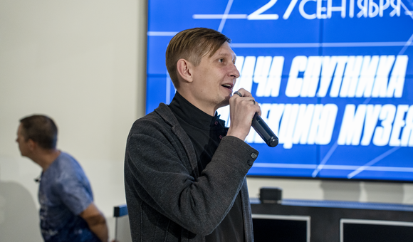 27 сентября состоялась торжественная передача спутника «Маяк»