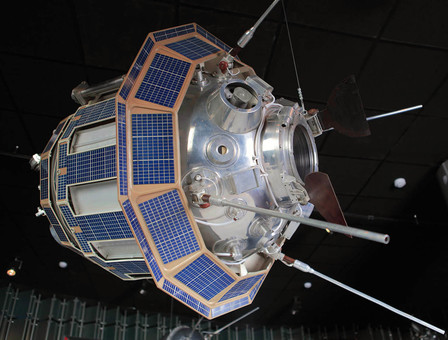 Луна 3 амбассадор. Луна-3 автоматическая межпланетная станция. Королев "Луна - 3".. Советский проект Луна 3. АМС Луна-10.