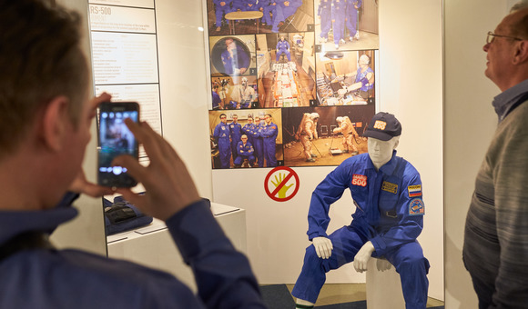 В Музее космонавтики открылась совместная выставка с Институтом медико-биологических проблем (ИМБП РАН) «Земля—Луна—Марс… Остаться в живых», посвящённая подготовке к полётам на дальние планеты.