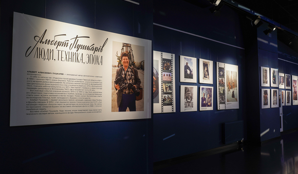 В Музее космонавтики открылась новая выставка «Альберт Пушкарёв. Люди, техника, эпоха».