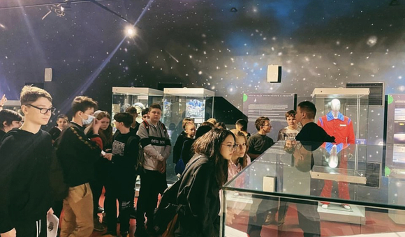 Около 500 учащихся Школы №1159 посетили Музей космонавтики.