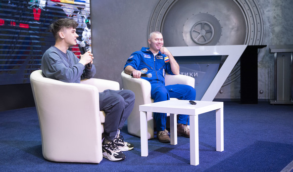 В Музее космонавтики прошла встреча из цикла «Герой нашего времени». Гостем стал космонавт-испытатель отряда космонавтов Роскосмоса Денис Матвеев. 