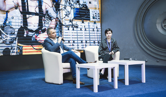 В Музее космонавтики в рамках акции "Ночь в музее" прошла встреча с Героем России, лётчиком-космонавтом РФ Антоном Шкаплеровым