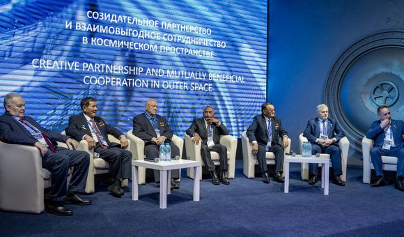 В Музее космонавтики прошла сессия "Созидательное партнерство и взаимовыгодное сотрудничество в космическом пространстве" в рамках "Международного форума сотрудничества"
