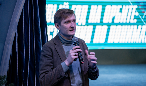 Павел Гайдук провёл лекцию «Новый год на орбите: инструкция по пониманию»