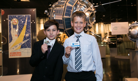 Первые школьники, пришедшие в Музей космонавтики бесплатно по программе «Музеи – детям».