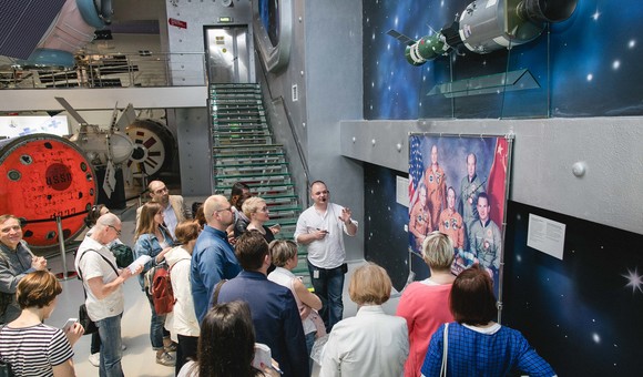 В Музее космонавтики проходит традиционное обучение гидов-переводчиков.