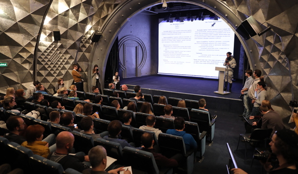 В Музее космонавтики стартовал первый в России музейный хакатон. Организаторы: Мосгортур, Кибер Россия и Музей космонавтики. 20 команд в течение 48 часов будут работать над приложениями с использованием VR и AR технологий.
