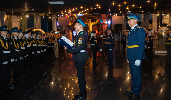 В Музее космонавтики прошло мероприятие по посвящению в кадеты и принятию торжественной клятвы кадета учащимися Многопрофильной школы №1220.