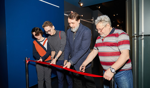 В Музее космонавтики открылась выставка «Музейный художник. А что ещё?». На выставке можно увидеть работы художников и дизайнеров музея.