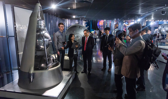 Музей космонавтики посетил посол Республики Корея в Москве У Юн Гын.