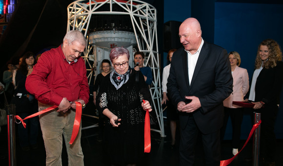В Музее космонавтики открылась выставка «Backstage звёздных героев в объективе Валентина Черединцева».