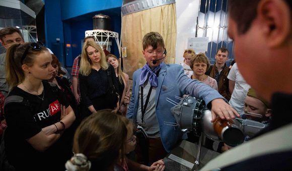 Посетителей Музея космонавтики ждали обзорные экскурсии по экспозиции музея.